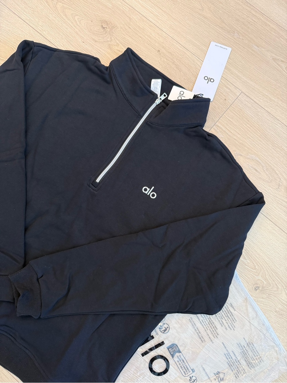 Alo Accolade Quarter Zip - Picture 2 of 3